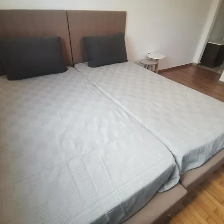 Vasilis Ornos Casa de hóspedes *