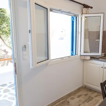 بيت ضيافة Vasilis Ornos 3*