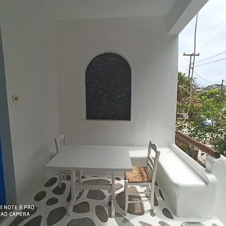 Vasilis Ornos Guest house