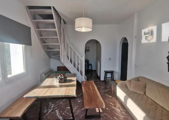 Vasilis Ornos Guest house 3*