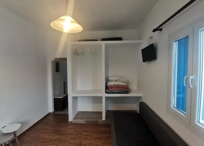 Guest house Vasilis Ornos 3*