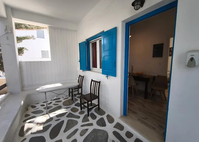 Vasilis Ornos Guest house