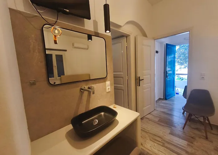 Vasilis Ornos Mykonos Town