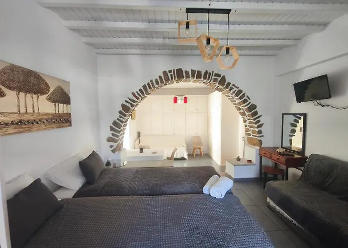 Vasilis Ornos Guest house 3*