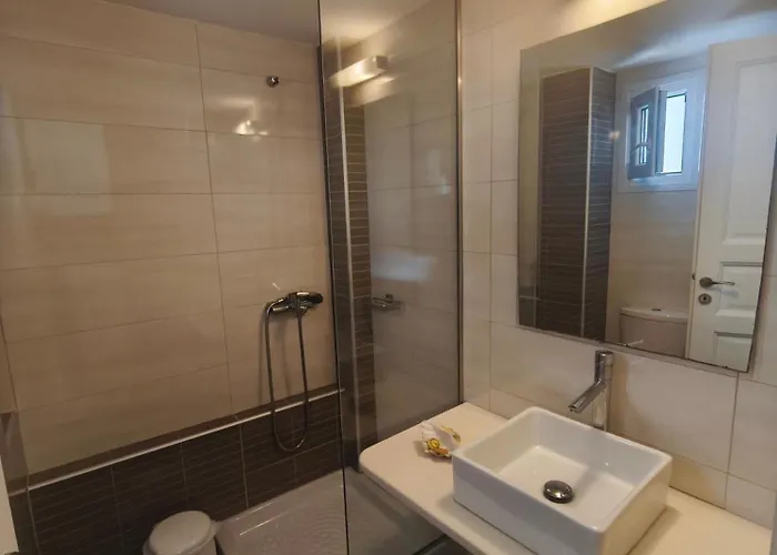 Vasilis Ornos Guest house 3*