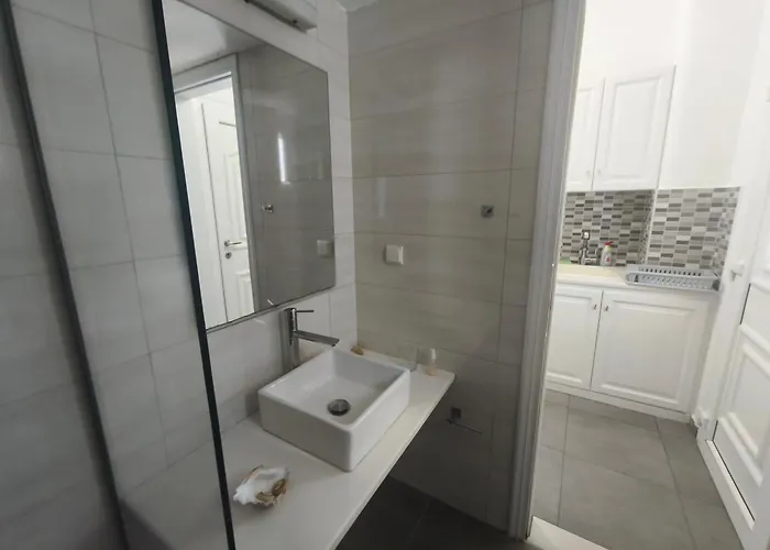 Pensión Vasilis Ornos 3*